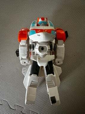 Playskool Heroes Transformers Rescue Bots Blades the Flight-Bot Action Figure